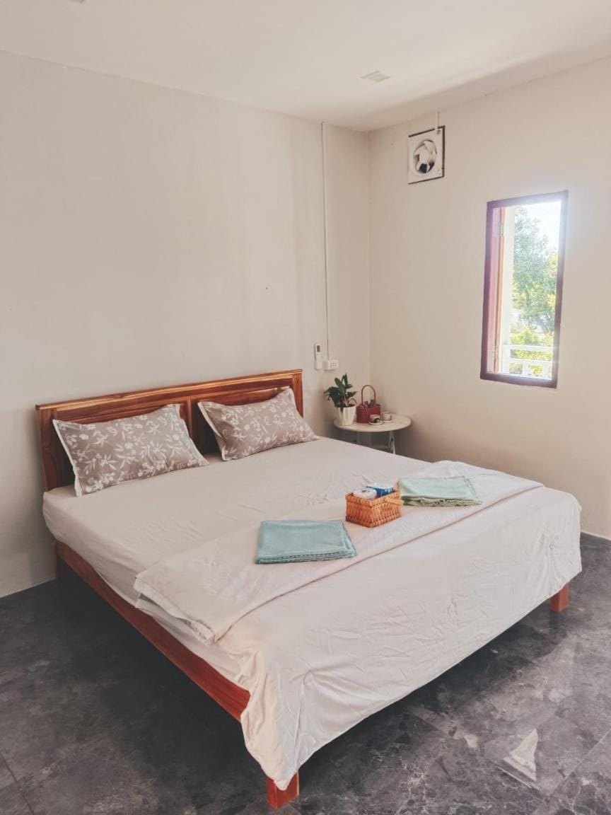 The Last Resort Bed and Breakfast in Laos