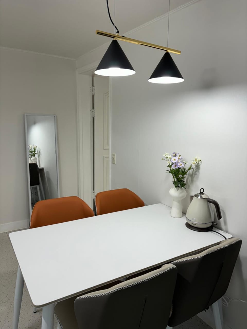 Seating area, Dining area