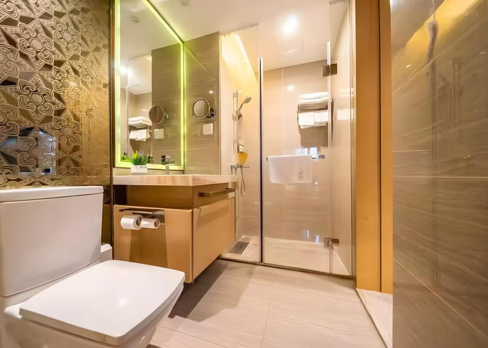 Shower, Toilet, Bathroom