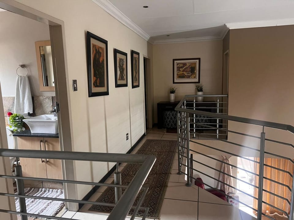 Mona Lisa No5 Apartment in South Africa