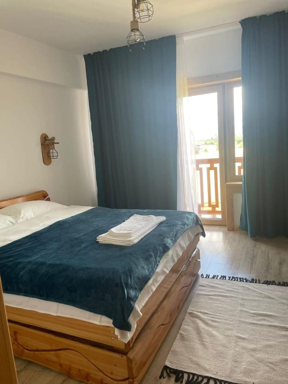 Pensiunea Roua Brazilor Mărișel Bed and Breakfast in Cluj County