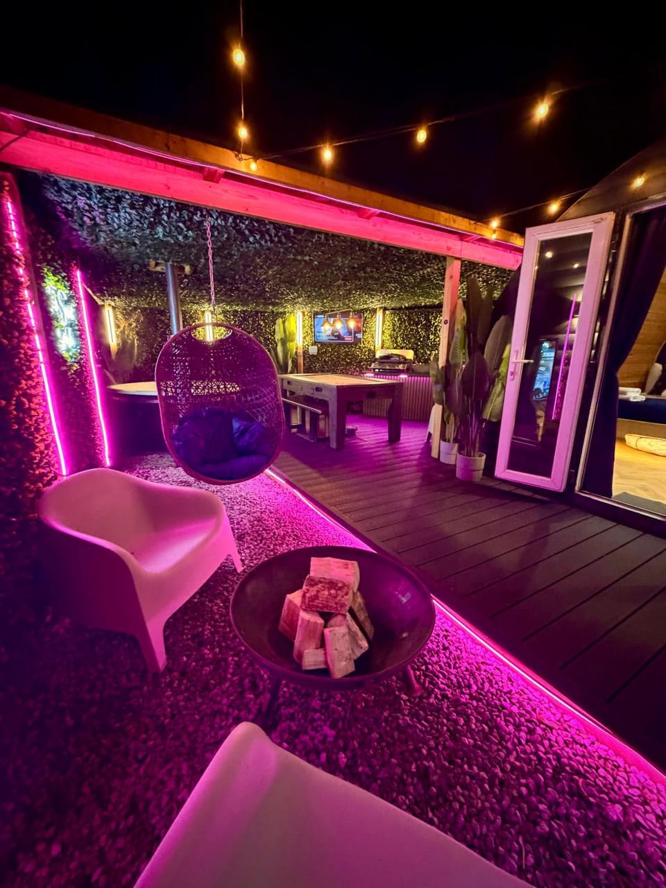 Night, Living room, Seating area