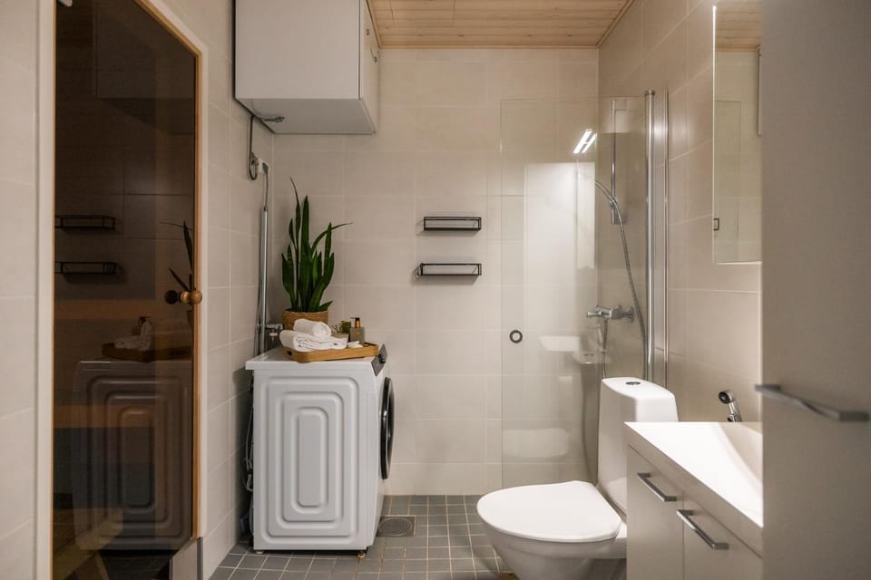 Shower, Toilet, Bathroom, bidet, towels