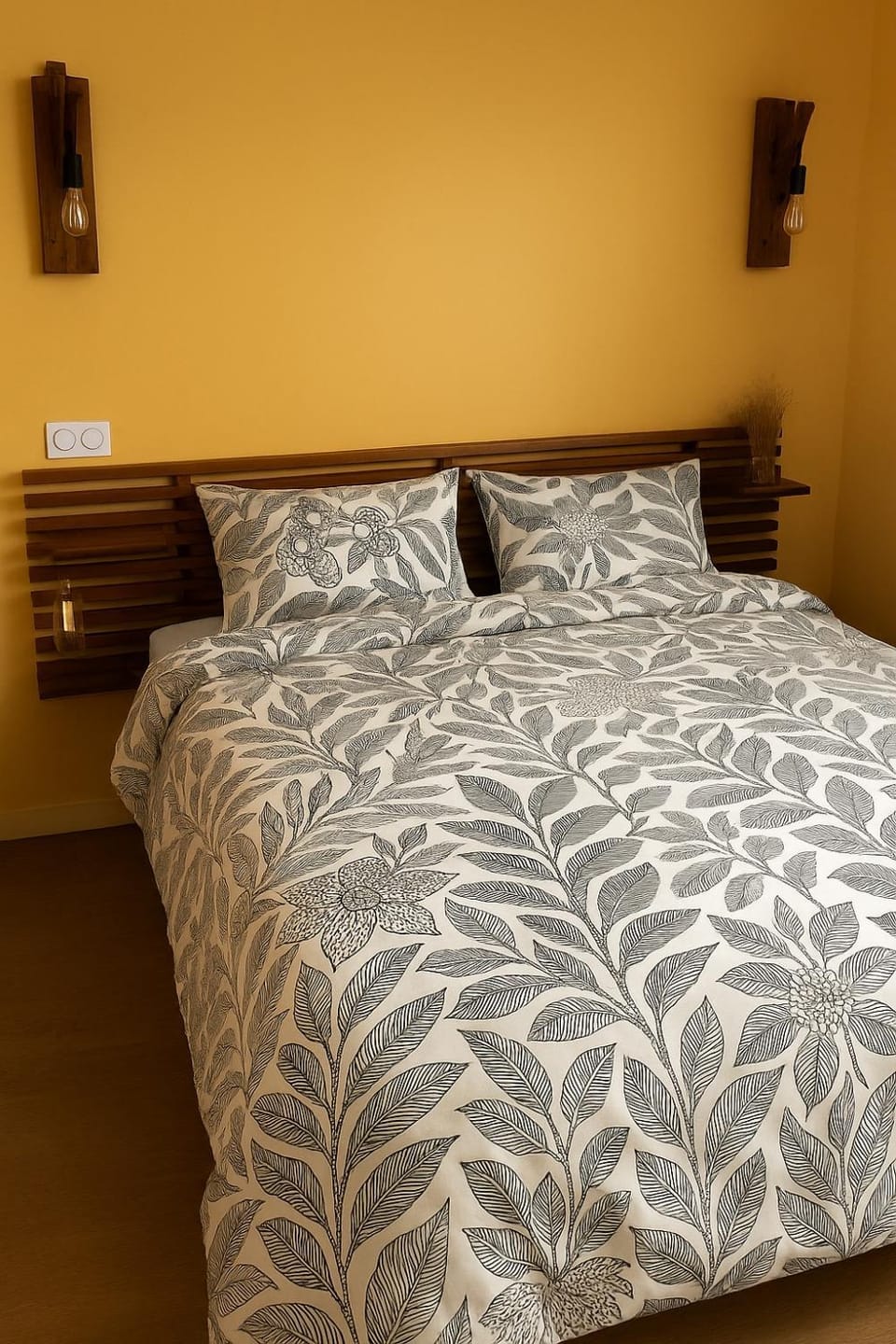 Bed, Photo of the whole room, Bedroom