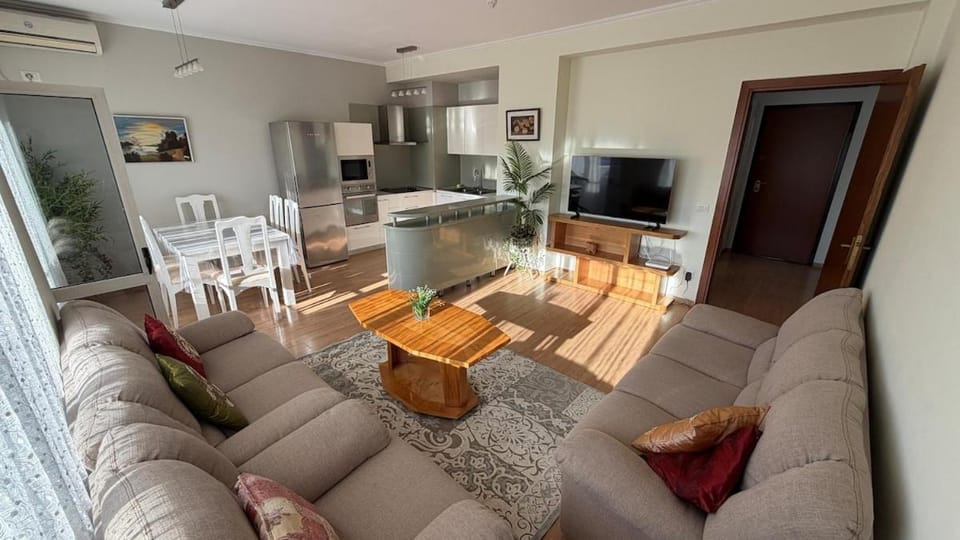 20 Bs New Bazaar Apartment in Tirana