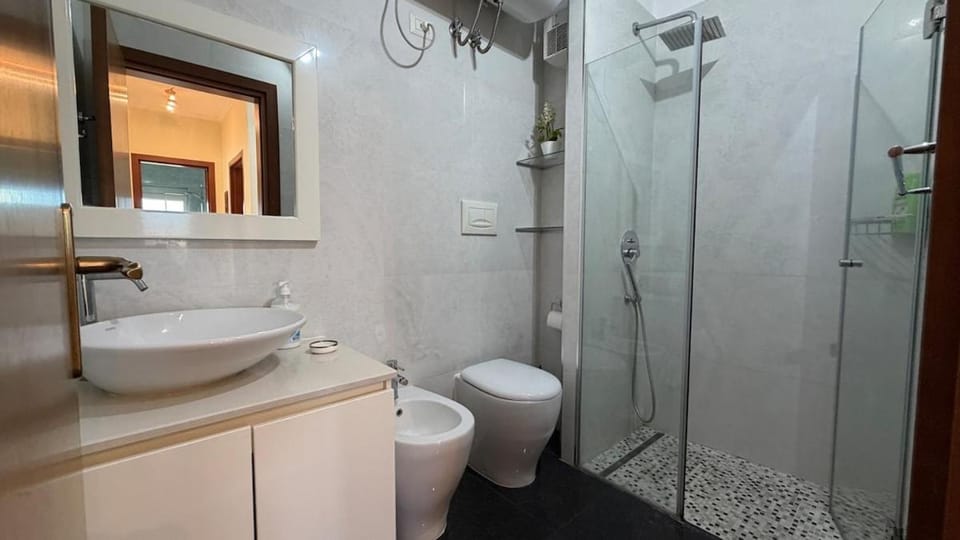 20 Bs New Bazaar Apartment in Tirana