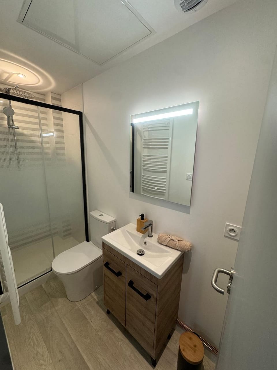 Shower, Toilet, Bathroom