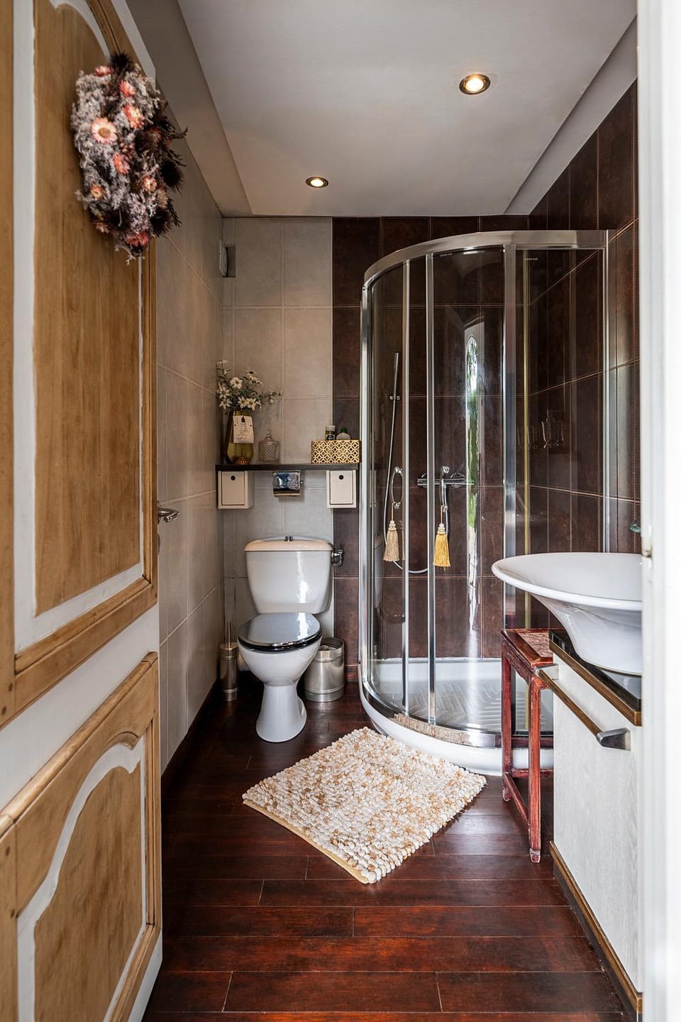 Shower, Toilet, Bathroom, towels