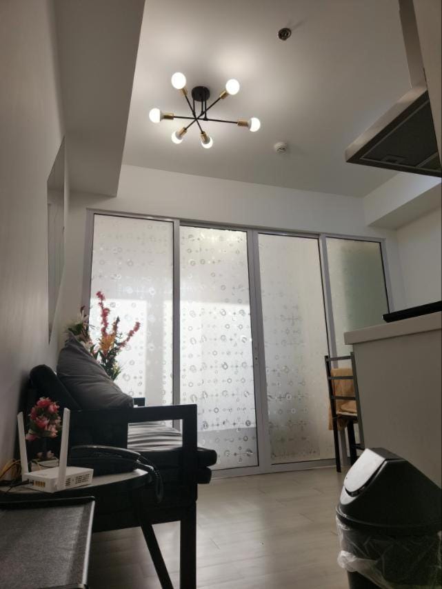 Azure Residences 1 Bedroom with Wide Balcony Apartment hotel in Paranaque