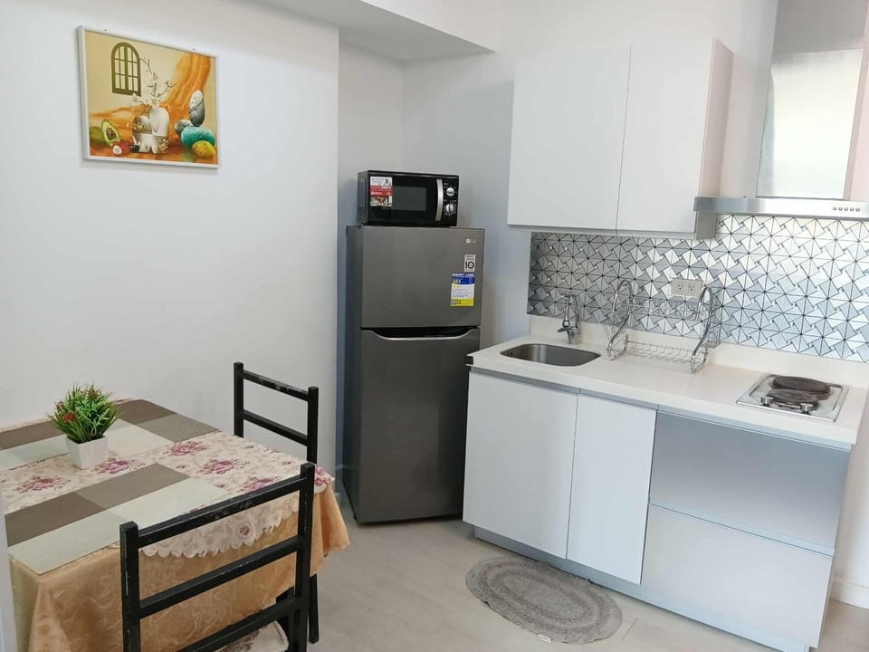 Azure Residences 1 Bedroom with Wide Balcony Apartment hotel in Paranaque