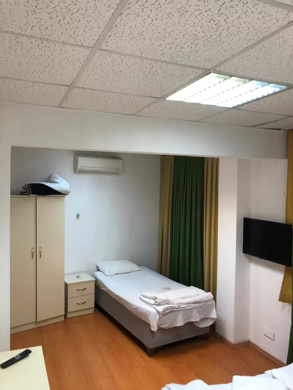 Bed, TV and multimedia