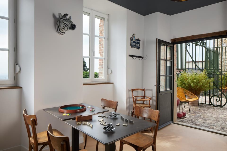 Property building, Breakfast