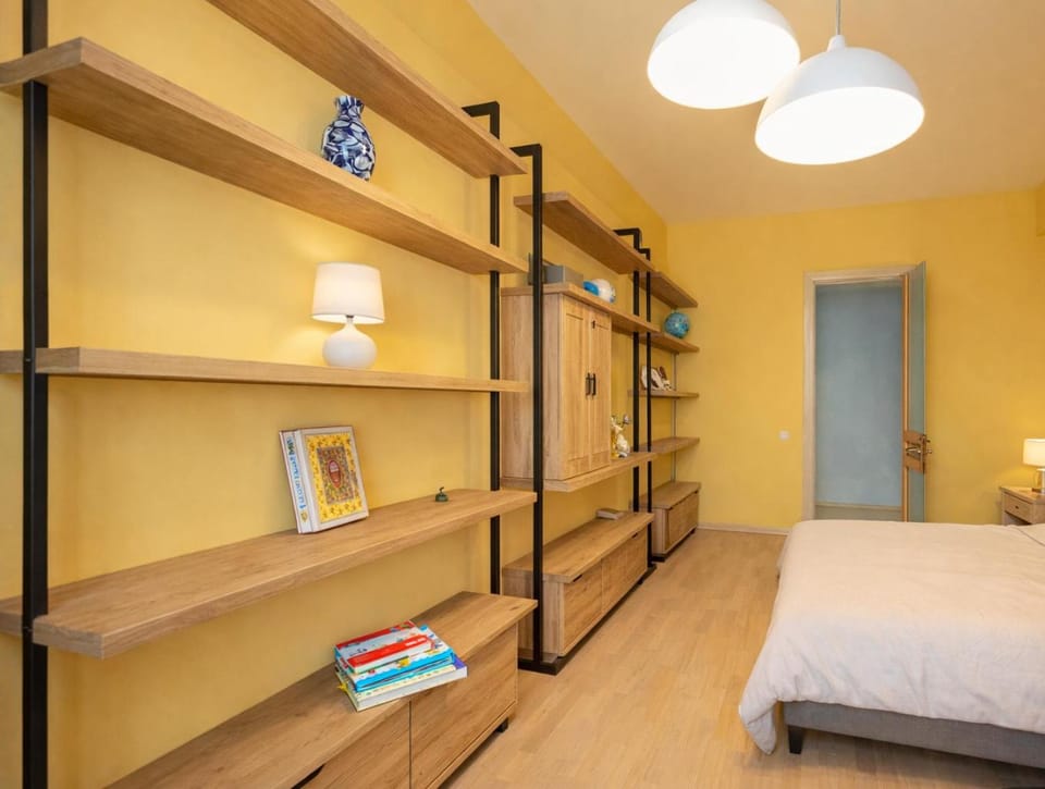 Library, Photo of the whole room, wardrobe