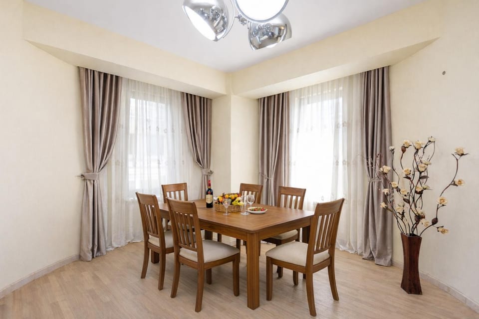 Living room, Seating area, Dining area