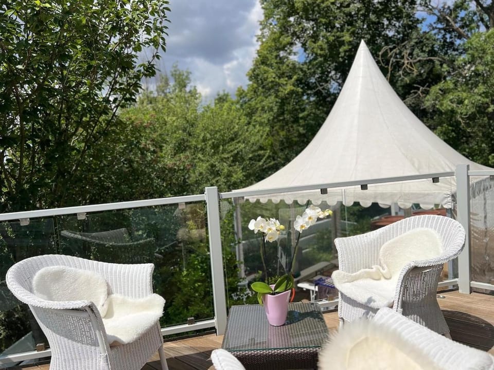 Balcony/Terrace, Lounge or bar, Seating area, Garden view