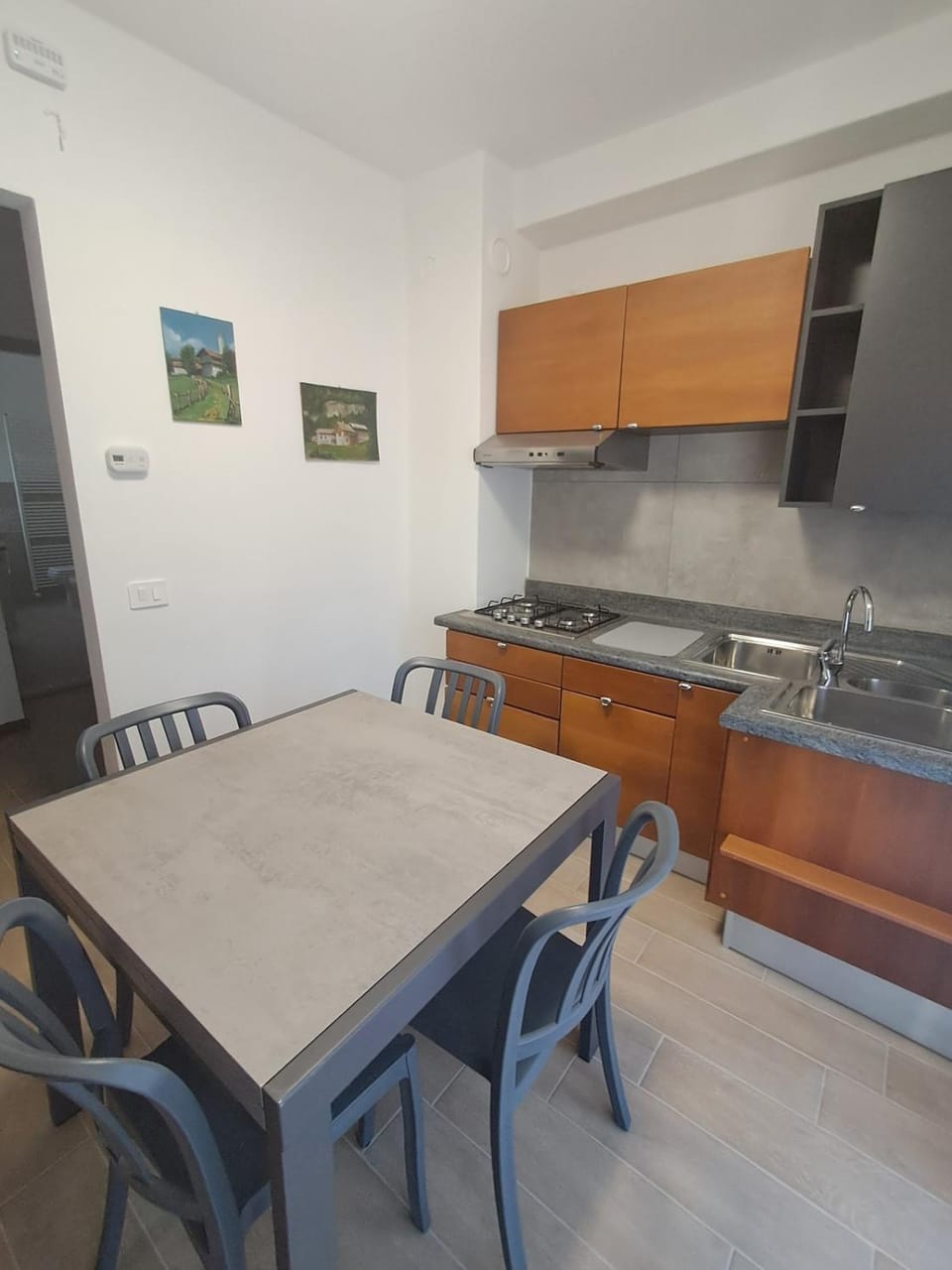 Kitchen or kitchenette, Dining area, stove
