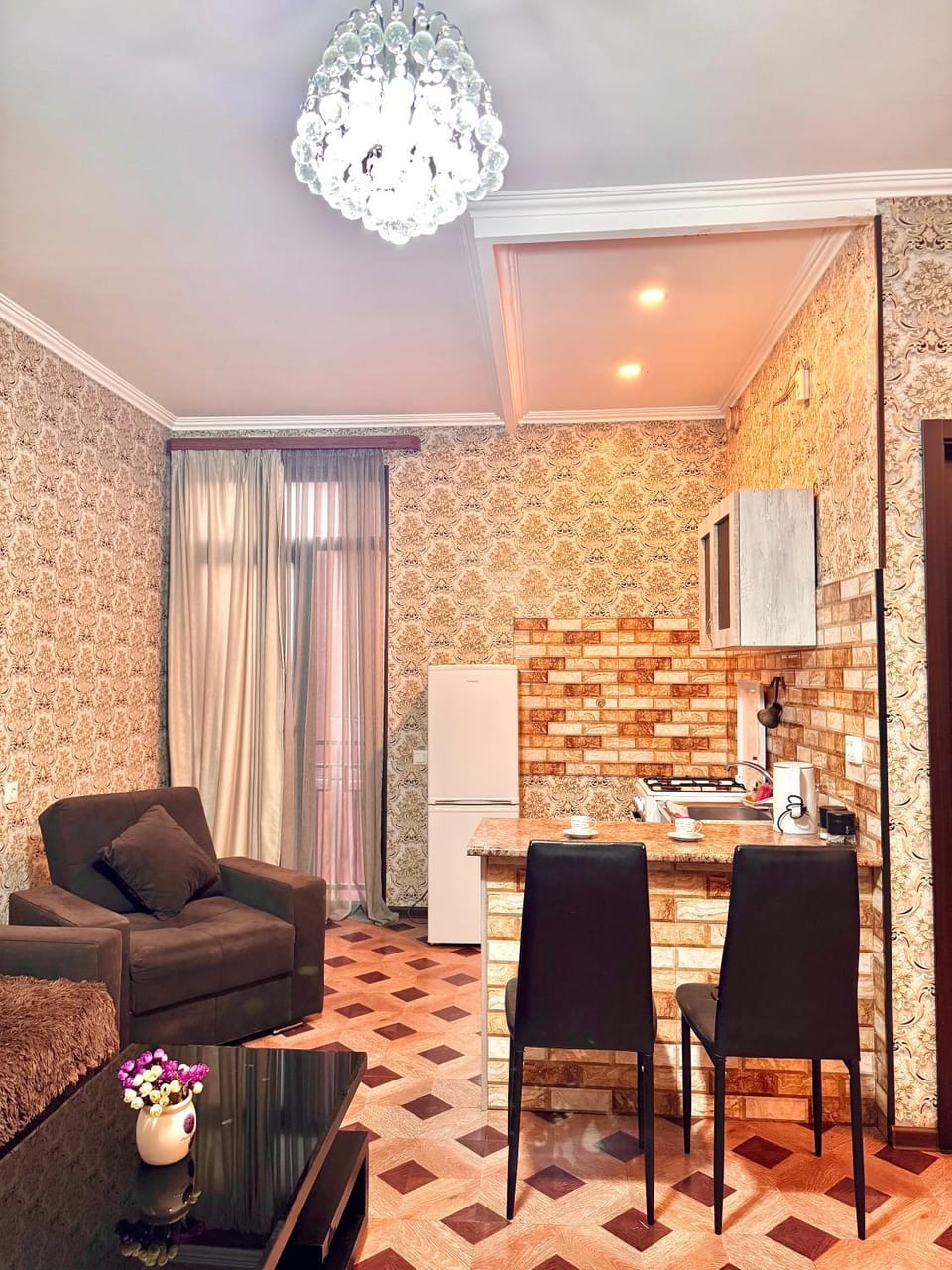 Seating area, minibar