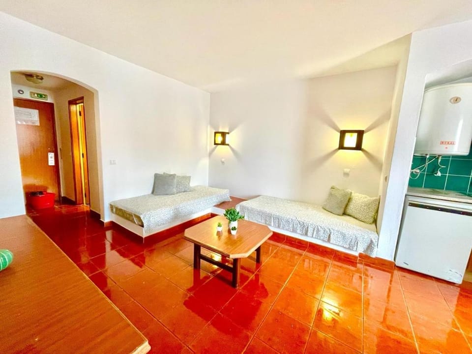 Resort Albufeira T1, Oura Beach Apartment in Albufeira