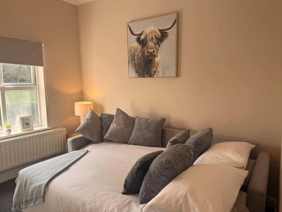 The Nook at Norton 1-Bed, Sleeps 4, Parking, WiFi, Contractors House in England