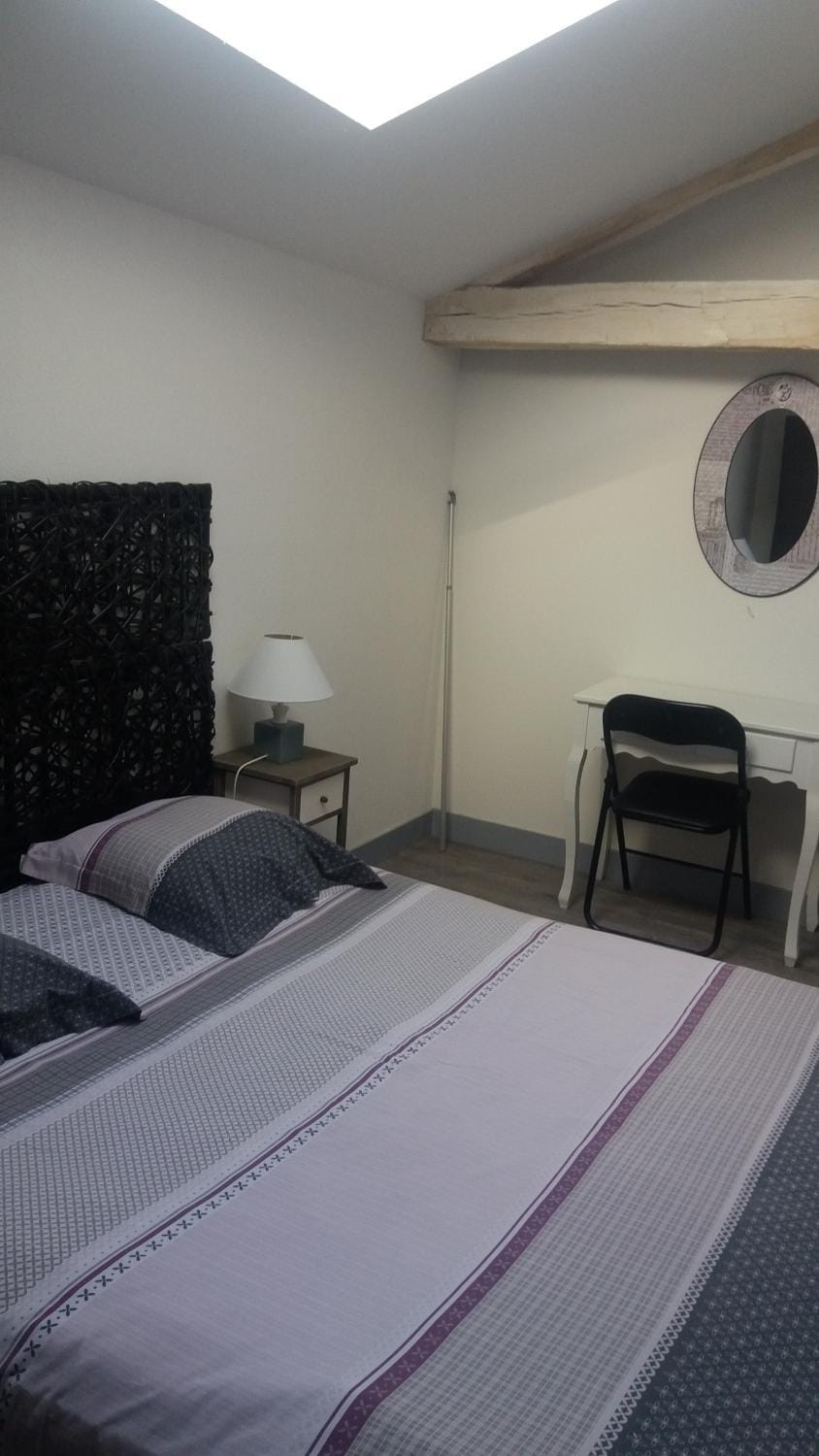 Bed, Photo of the whole room, Decorative detail