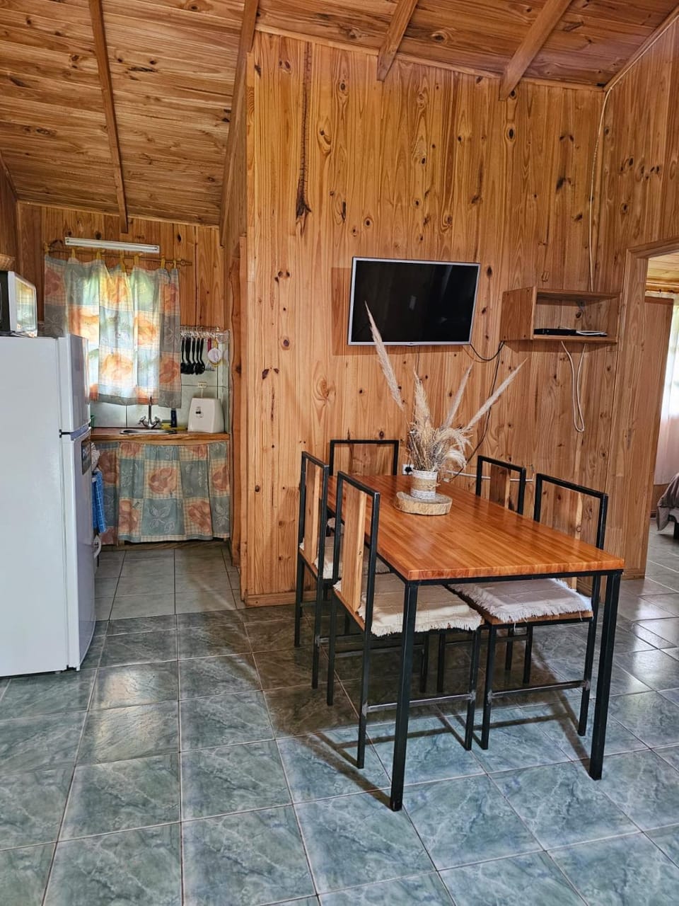 TV and multimedia, Kitchen or kitchenette, Dining area, oven