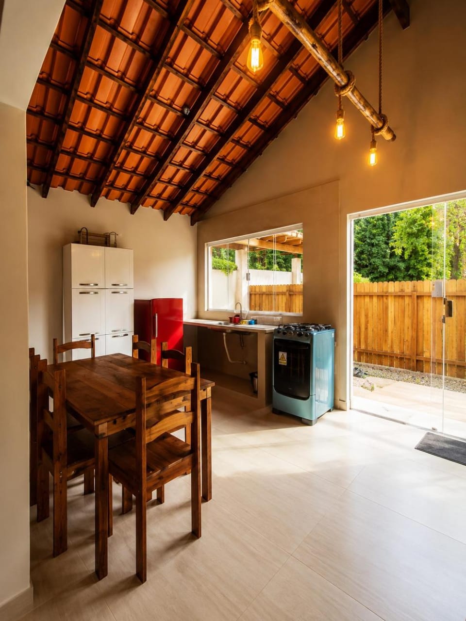 Kitchen or kitchenette, Seating area, Dining area