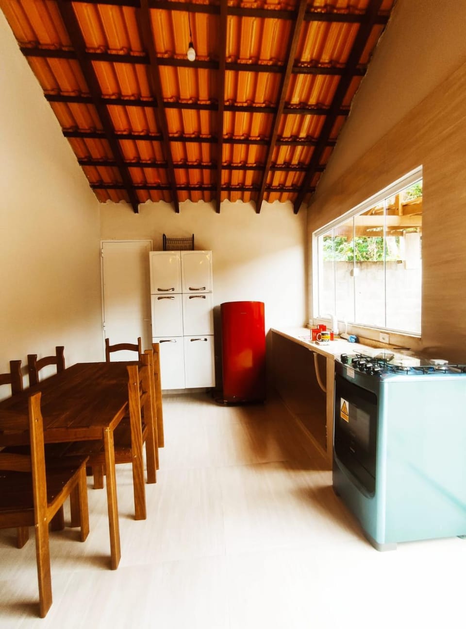 Kitchen or kitchenette, Dining area, oven, stove