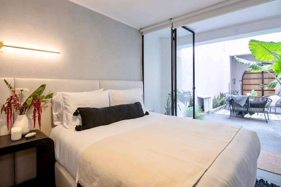 Breathtaking 9 BR Villa HUGE Rooftop w 4 AC Condesa House in Mexico City