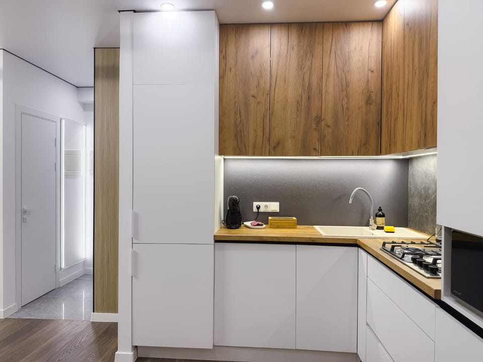 Coffee/tea facilities, Kitchen or kitchenette, stove
