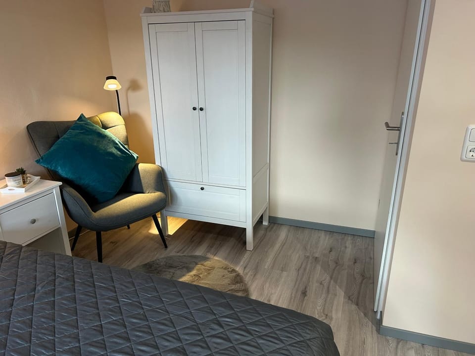 Bed, Bedroom, wardrobe