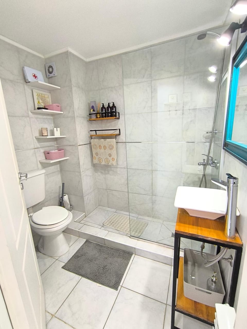 Shower, Bathroom
