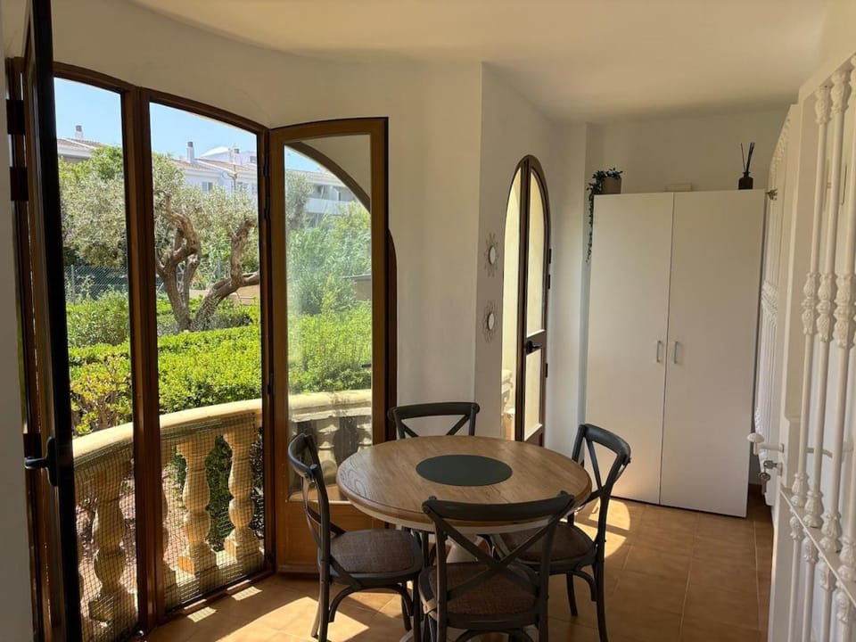 Balcony/Terrace, Seating area, Dining area, Garden view