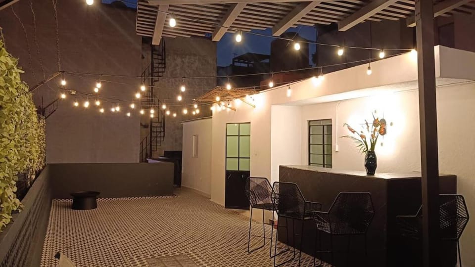 La Chula, Stylish Home in Condesa and Rooftop Bar Apartment in Mexico City