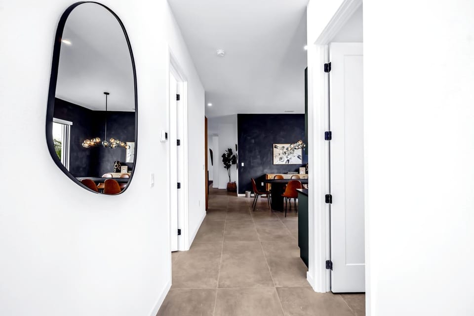 Facade/entrance, Decorative detail, Dining area