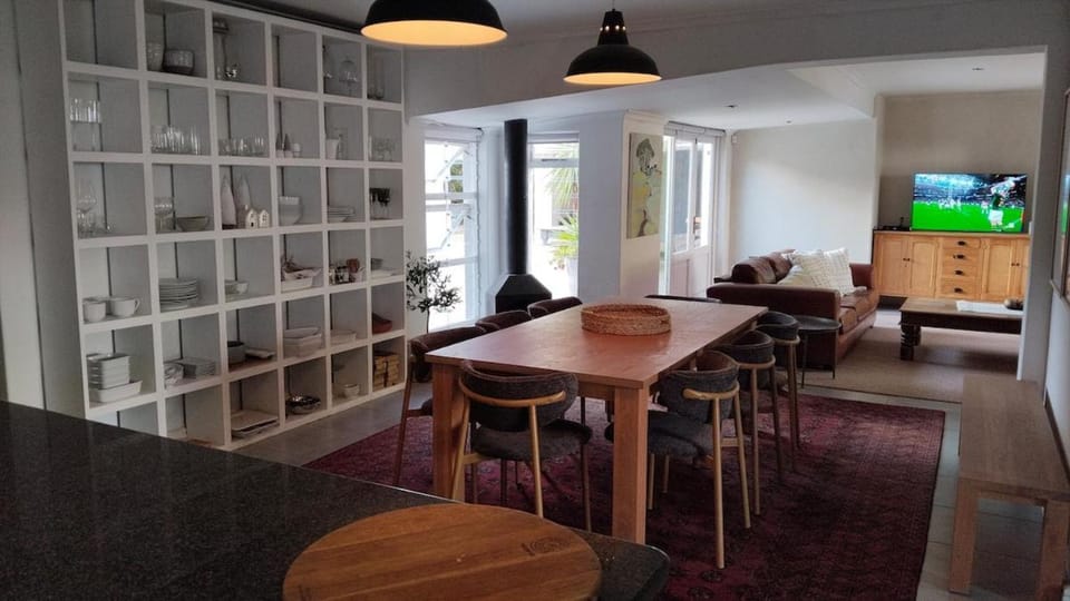 6 on Krisant-Durbanville House in Cape Town