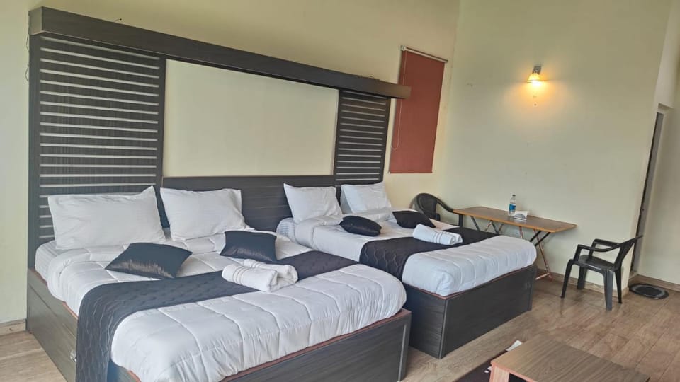 Living room, Photo of the whole room, Seating area, Bedroom