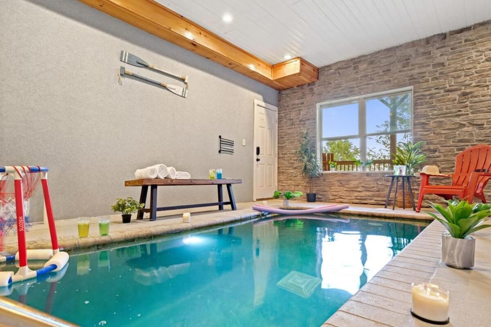 Pool view, Swimming pool, sunbed
