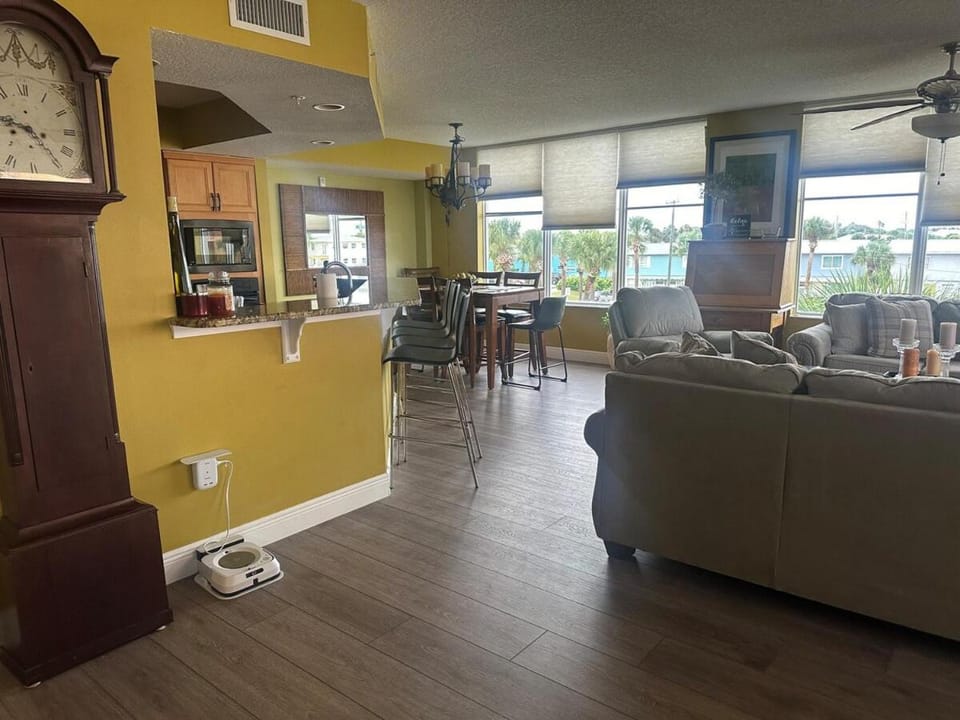 Dining area, Family