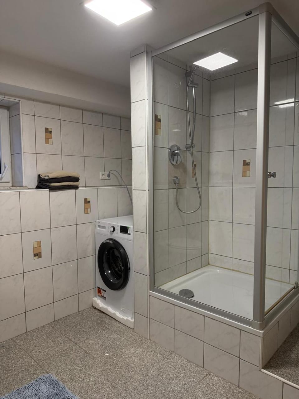 MainZeit Albertshofen 2 Zimmerwohnung Parkplatz Apartment in Hesse