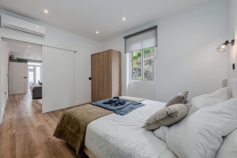 Bed, Photo of the whole room, Bedroom, towels, wardrobe, air conditioner