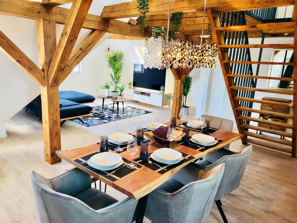 Living room, Dining area
