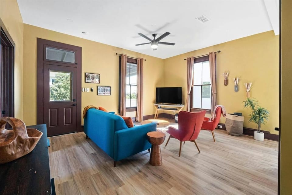 TV and multimedia, Living room, Seating area