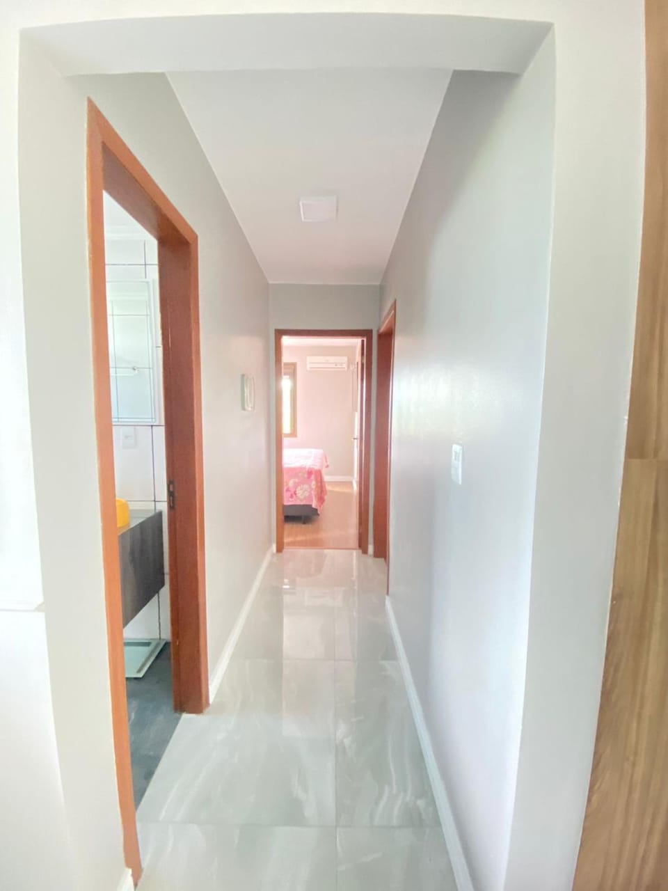 Apartamento completo, 2 quartos com suite e garagem, 15 minutos do aeroporto Apartment in State of Rio Grande do Sul