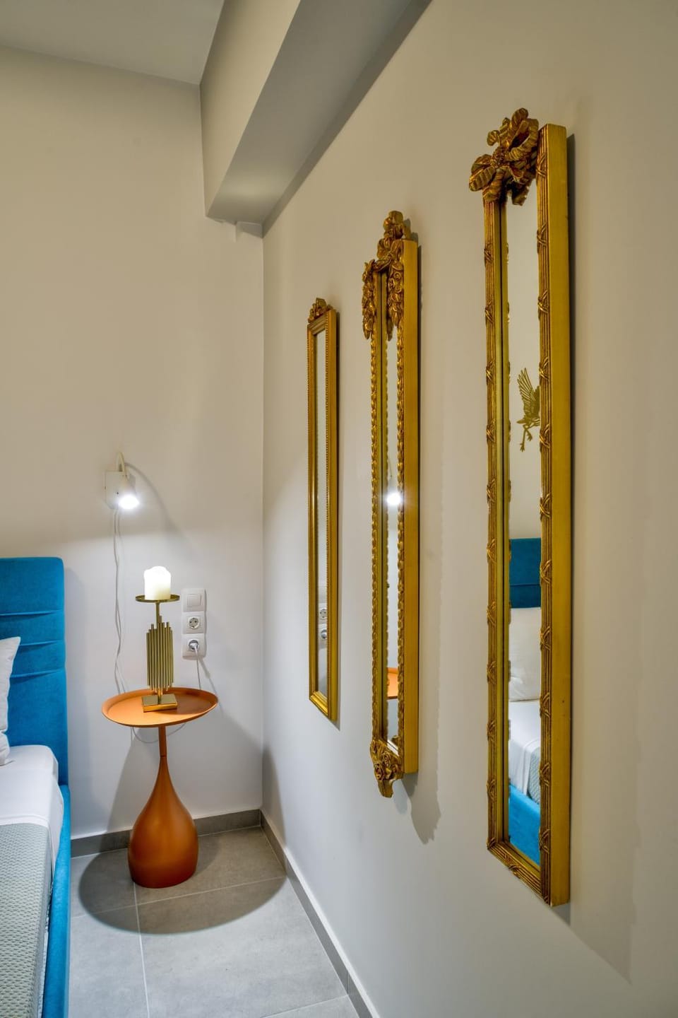 Bed, Photo of the whole room, Decorative detail, Bedroom