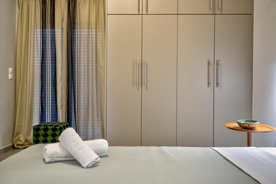 Bed, Photo of the whole room, Bedroom, wardrobe