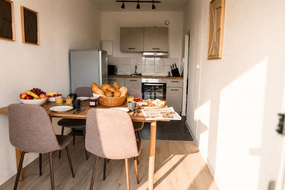 Dining area, kitchen