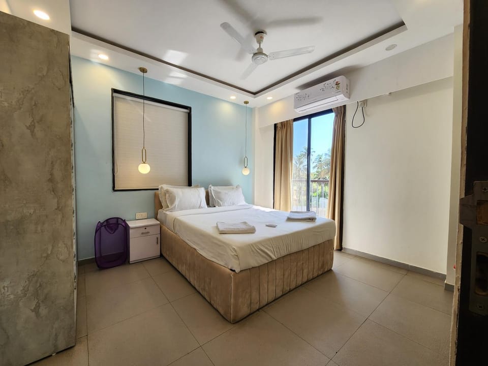 Bed, Photo of the whole room, Bedroom, air conditioner