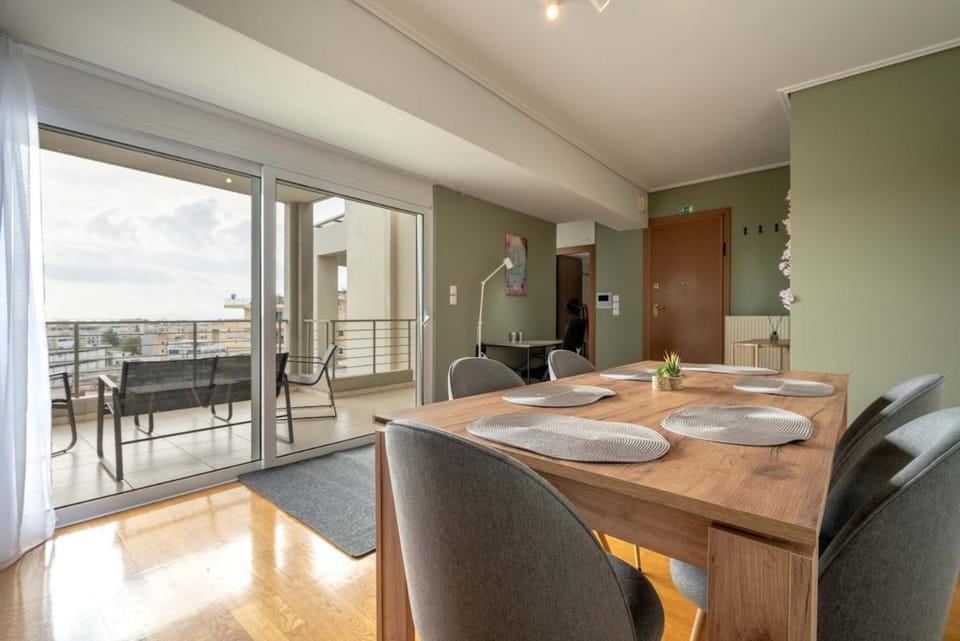 Sunlit Terrace 3BR Apartment - Tavros by ΜΡS Apartment in Kallithea