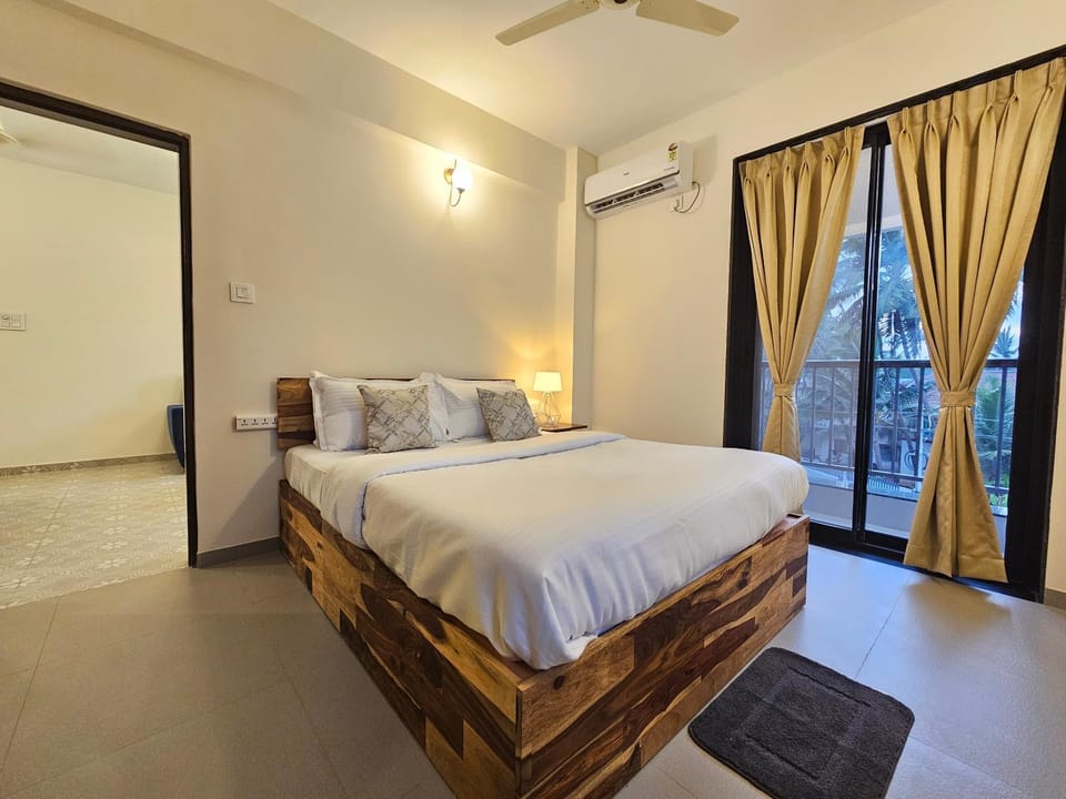 Bed, Photo of the whole room, Bedroom, air conditioner