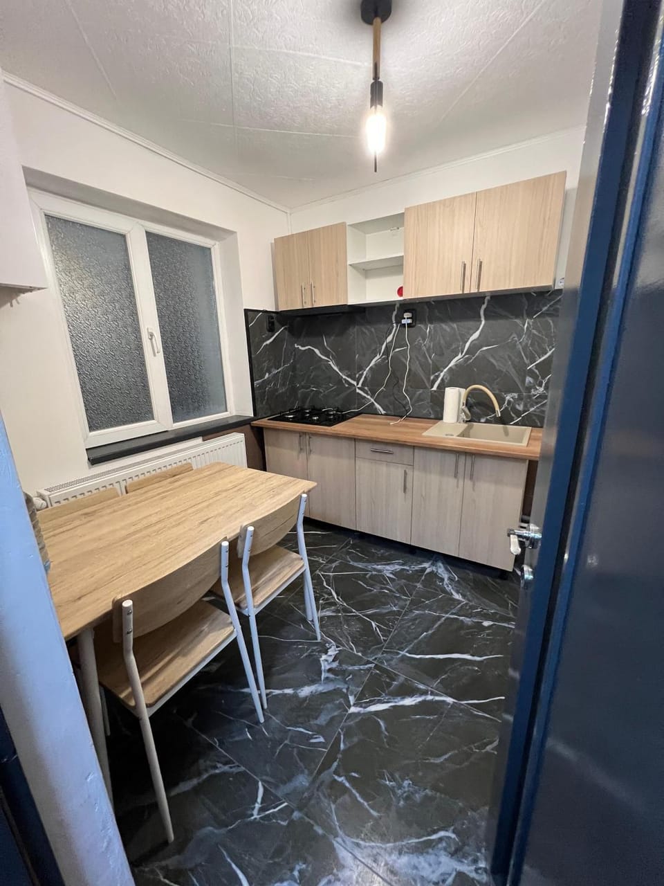 Kitchen or kitchenette, Dining area, stove